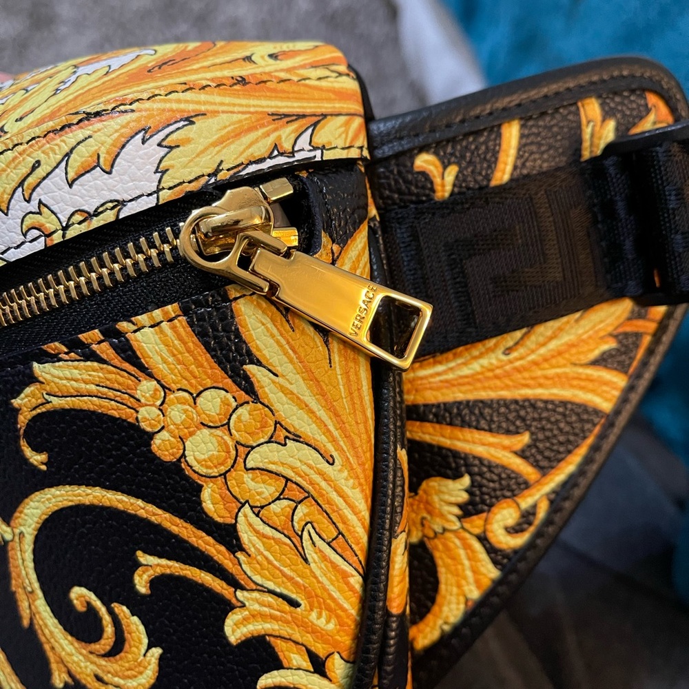 Mens Versace Barocco Belt Bag - Picture 6 of 6